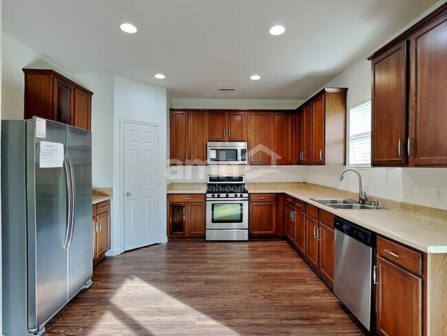 Foto del edificio - 3011 Gray Farm Rd