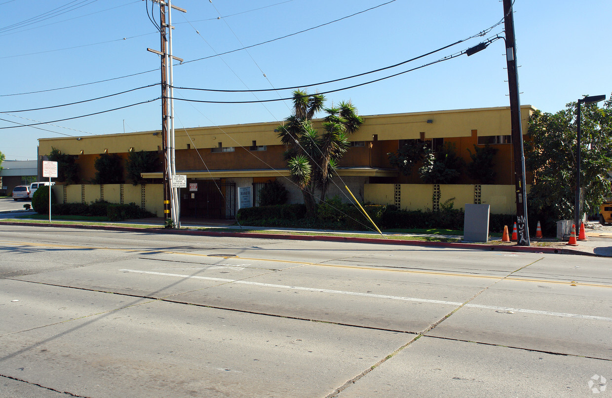 Primary Photo - Marquis Apartments