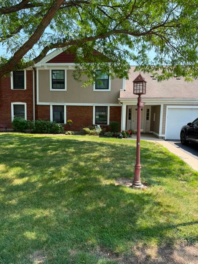 Building Photo - 327 Wildberry Ct