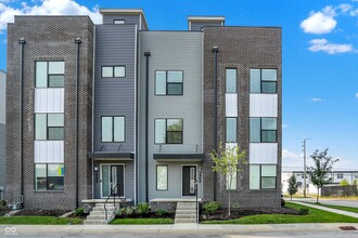 Building Photo - 1303 Deloss St