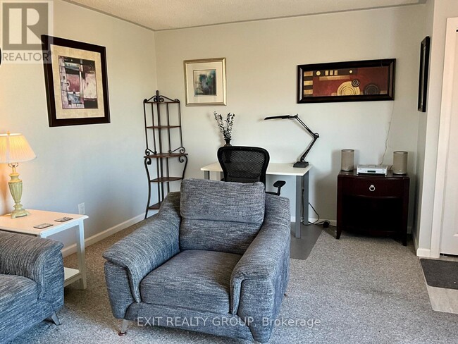 Photo du bâtiment - 156 Moira St E