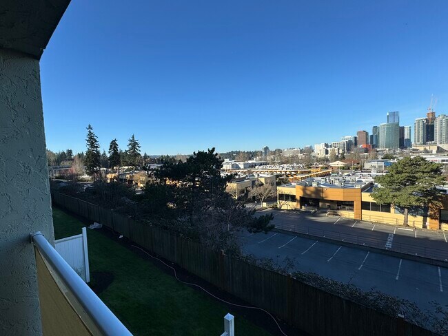 Foto del edificio - 701 122nd Ave NE