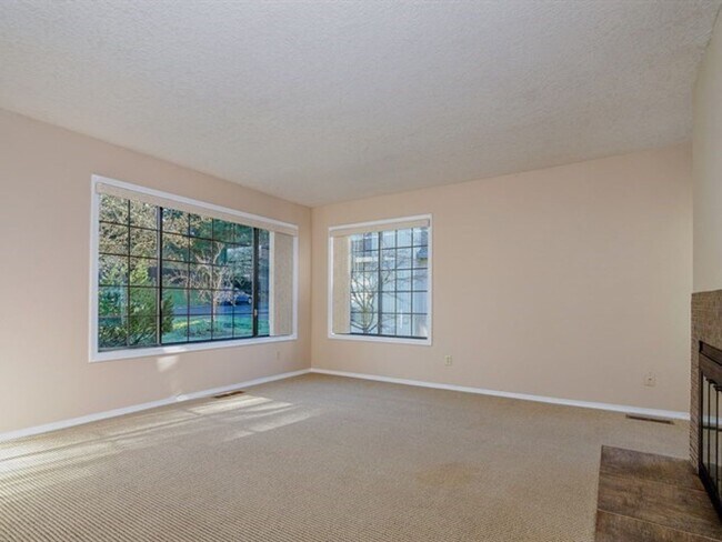 Building Photo - $2,350 - Beaverton Two-Story, Three Bedroo...