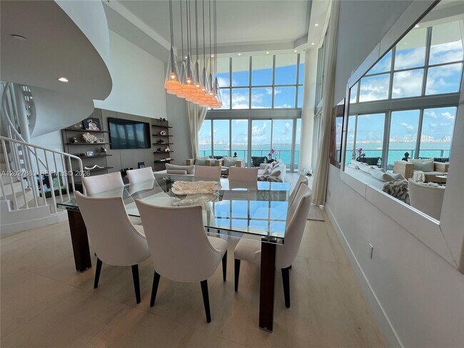Foto del edificio - 1331 Brickell Bay Dr