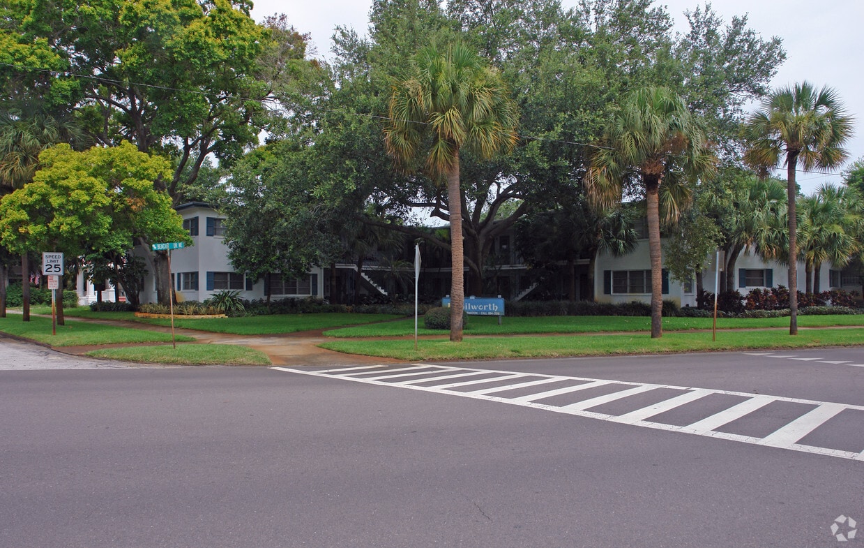 Kenilworth Apartments in Saint Petersburg, FL