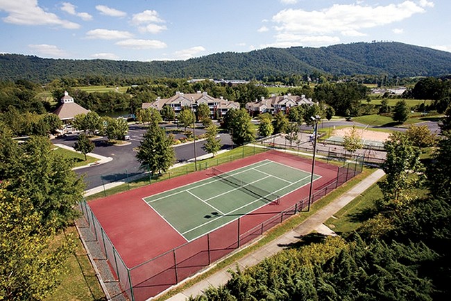 Cancha de tenis - Lakeside Apartments