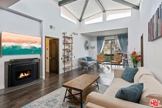 Building Photo - 2175 S Beverly Glen Blvd