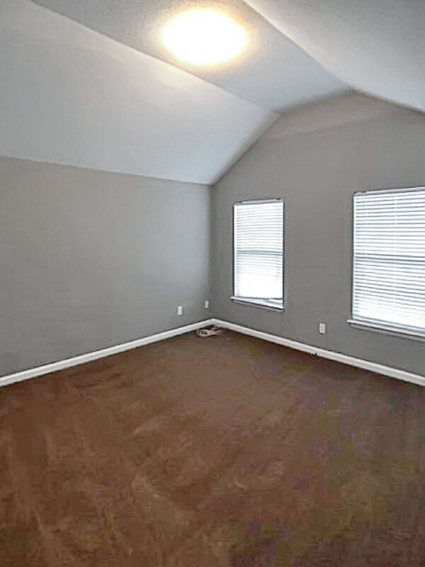 Building Photo - 2752 Live Oak Trail