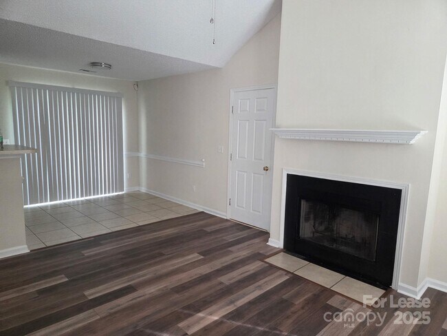 Building Photo - 437 Cedarcroft Dr