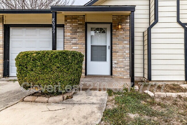 Foto del edificio - 8039 Big Bend