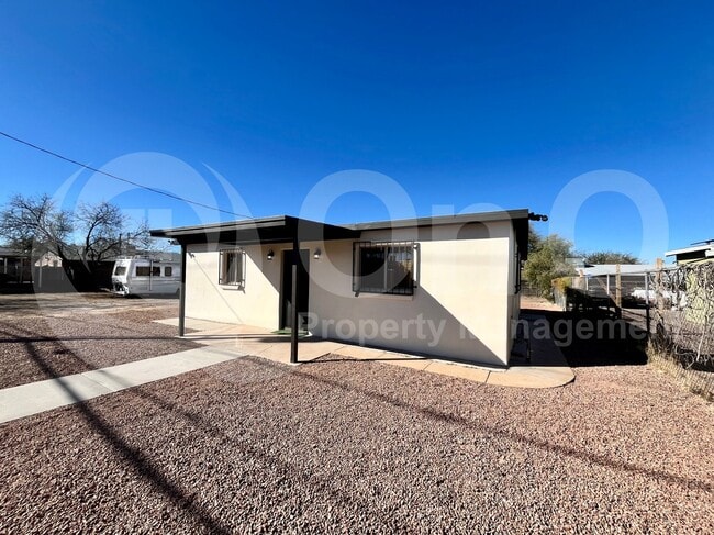Building Photo - 1416 S Highland Ave
