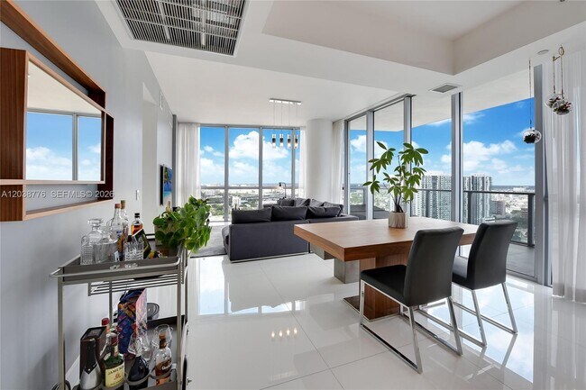 Building Photo - 1100 Biscayne Blvd