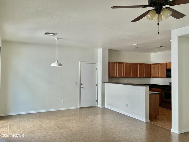 Foto del edificio - 3871 E Jasper Dr