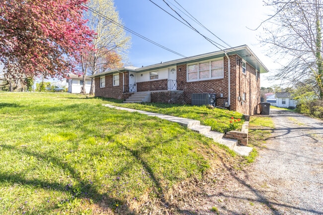 Photo - 4802 Inskip Rd (Knoxville, TN) Townhome
