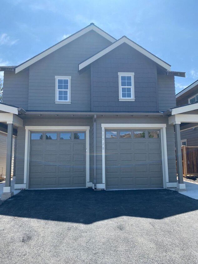 Foto principal - 61540 SE Lucia St
