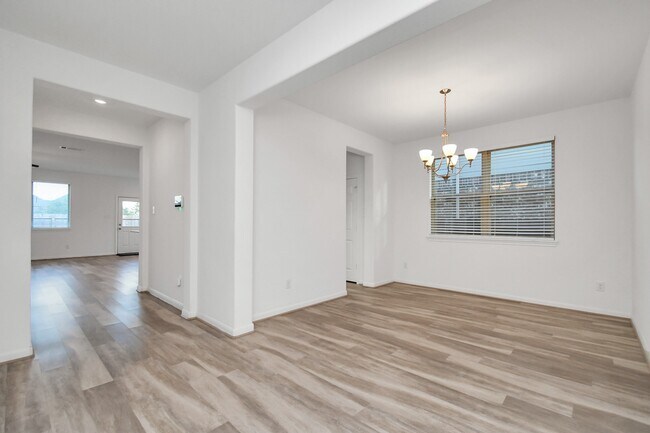 Foto del edificio - 9607 Slumbering Willow Ln