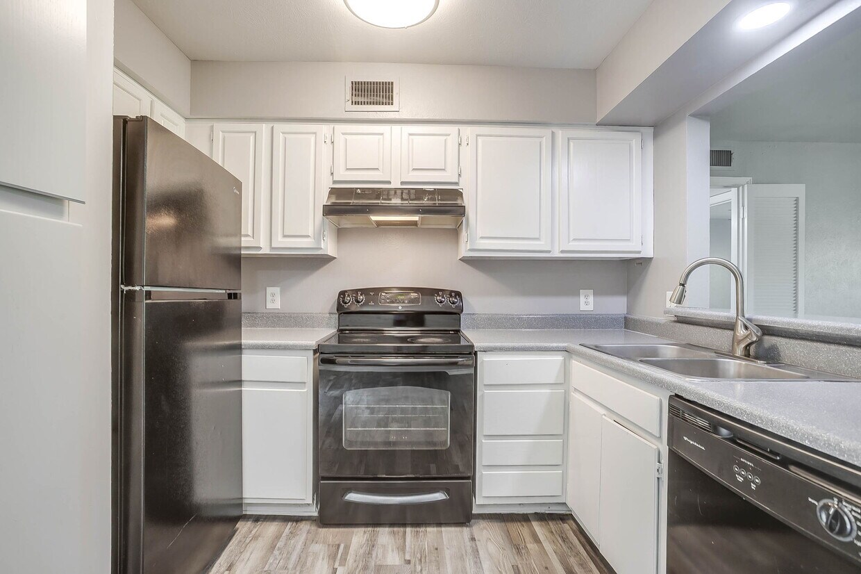 Foto principal - Foxfire Apartment Homes