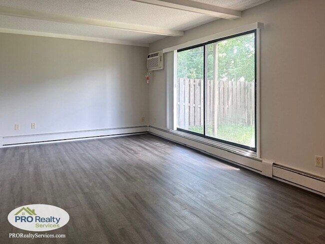 Foto del edificio - Recently Remodeled Condo **Half off 1 Mont...