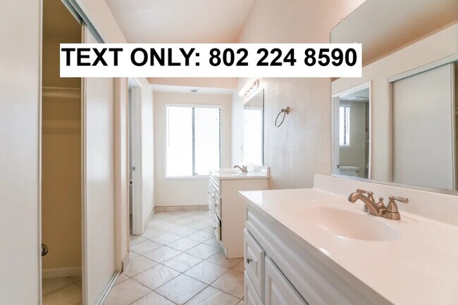 Building Photo - 4555 Sungate Dr