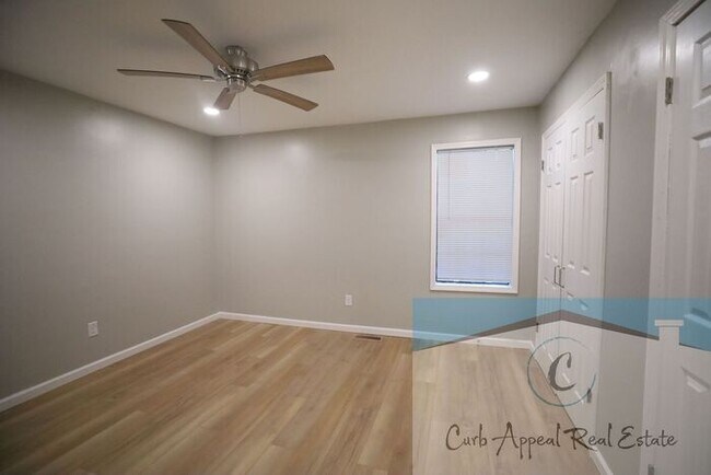 Foto del edificio - Fully renovated 2 bed 2 bath townhouse