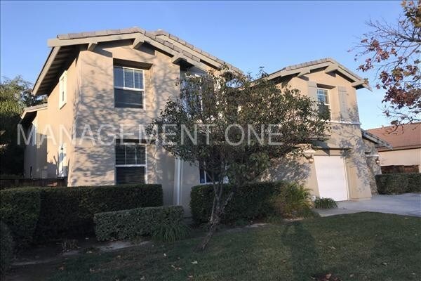 Primary Photo - Desirable Home near Moreno Beach