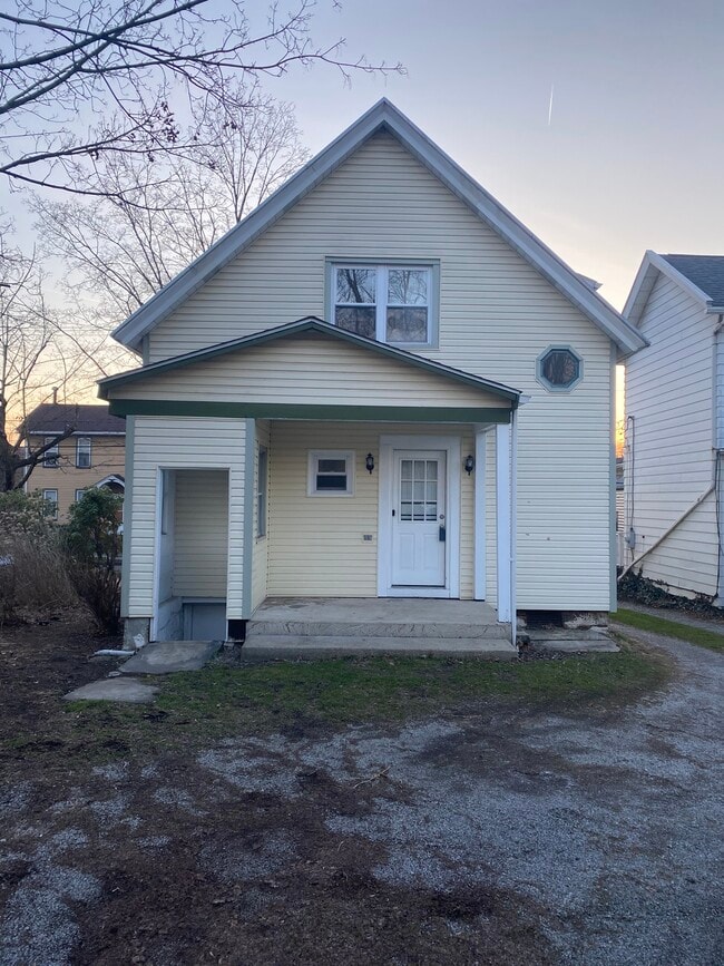Building Photo - 116 N Clay St