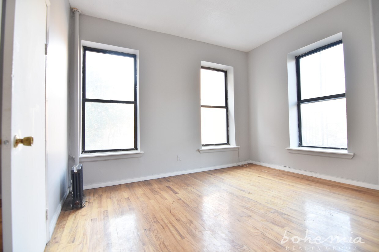 Primary Photo - 301 W 143rd St