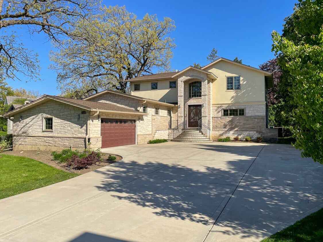 Foto principal - 1528 Sheridan Rd