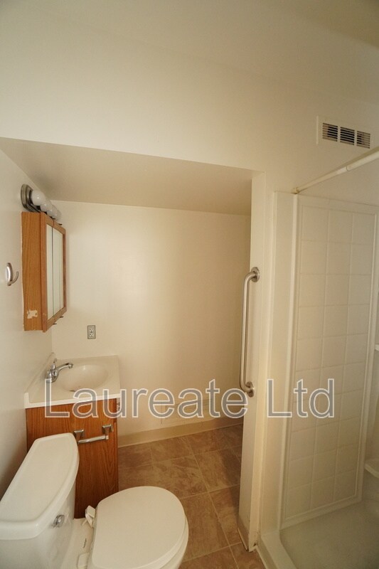 Foto del edificio - 1436.5 Kenton St