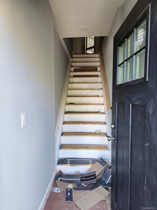 Foto del edificio - 746 E 217th St