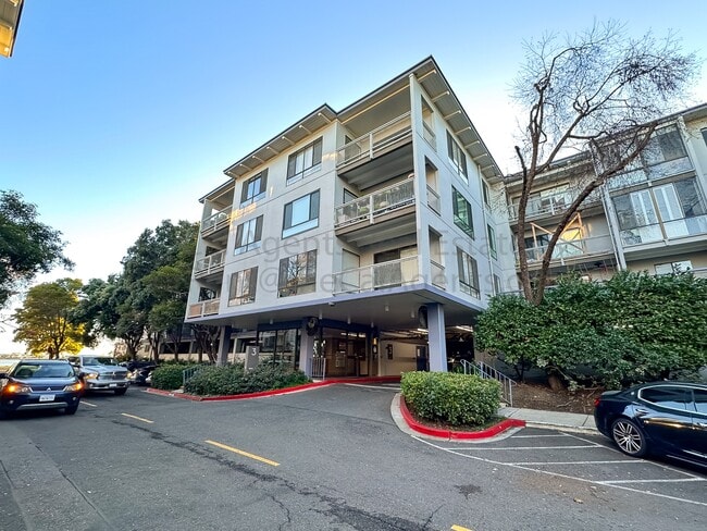 Photo - 3 Admiral Dr (Emeryville, CA) Townhome