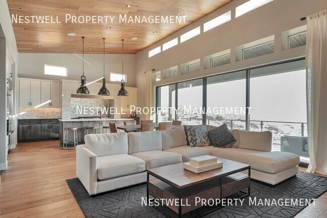 Foto del edificio - 1889 Oakridge Dr