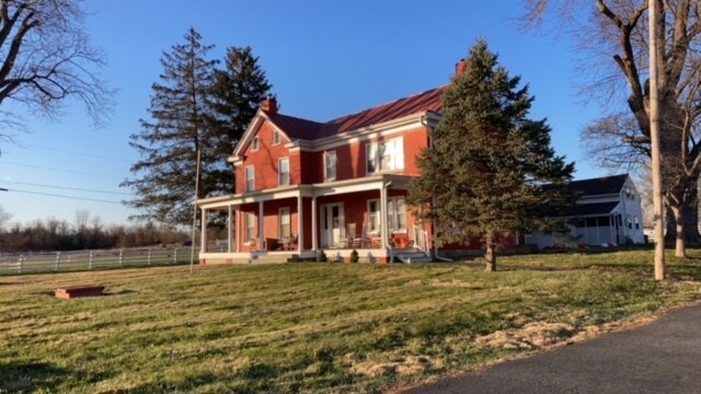 Building Photo - 1585 Gardners Ln