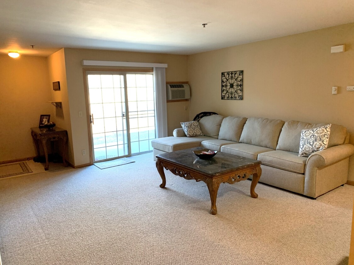 1872 Deerhaven Ln NE Unit 5, Rochester, MN 55906 Condo for Rent in