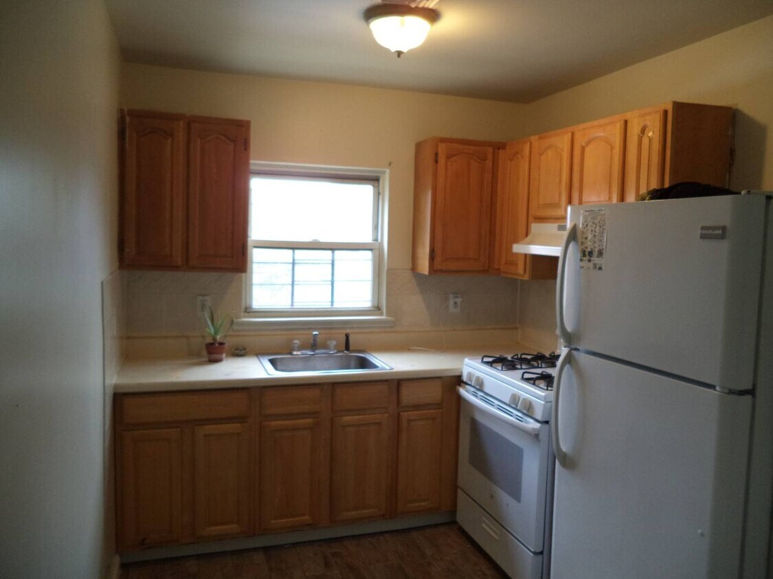 Foto principal - 106-23 Inwood St