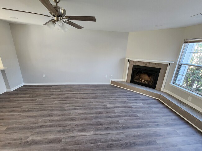 Living Room - 121 Macintosh Ct