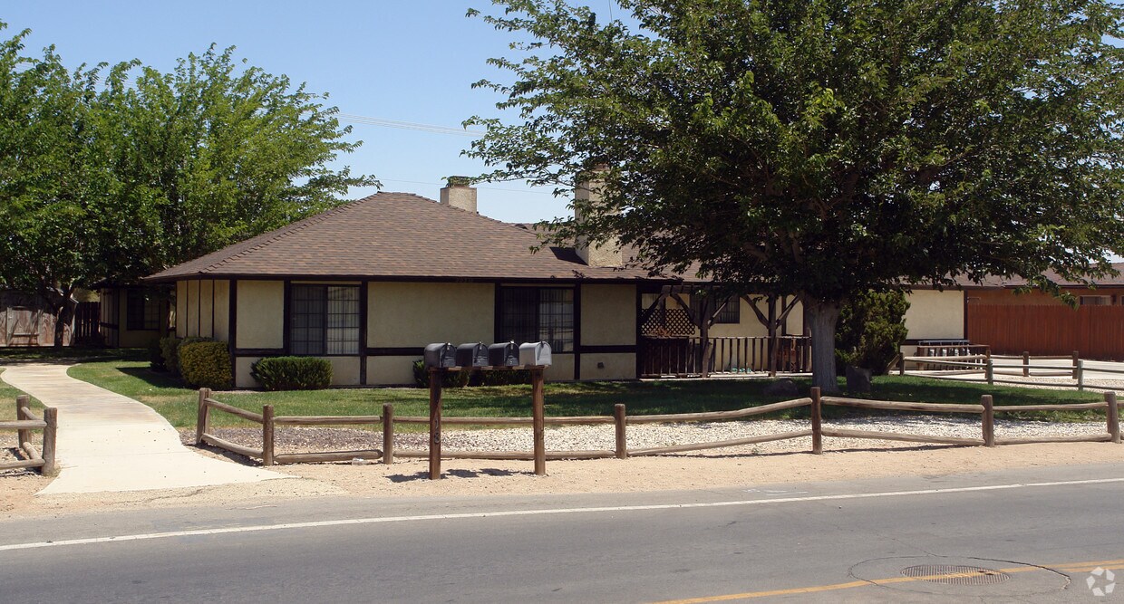 Foto principal - 20318 Thunderbird Rd