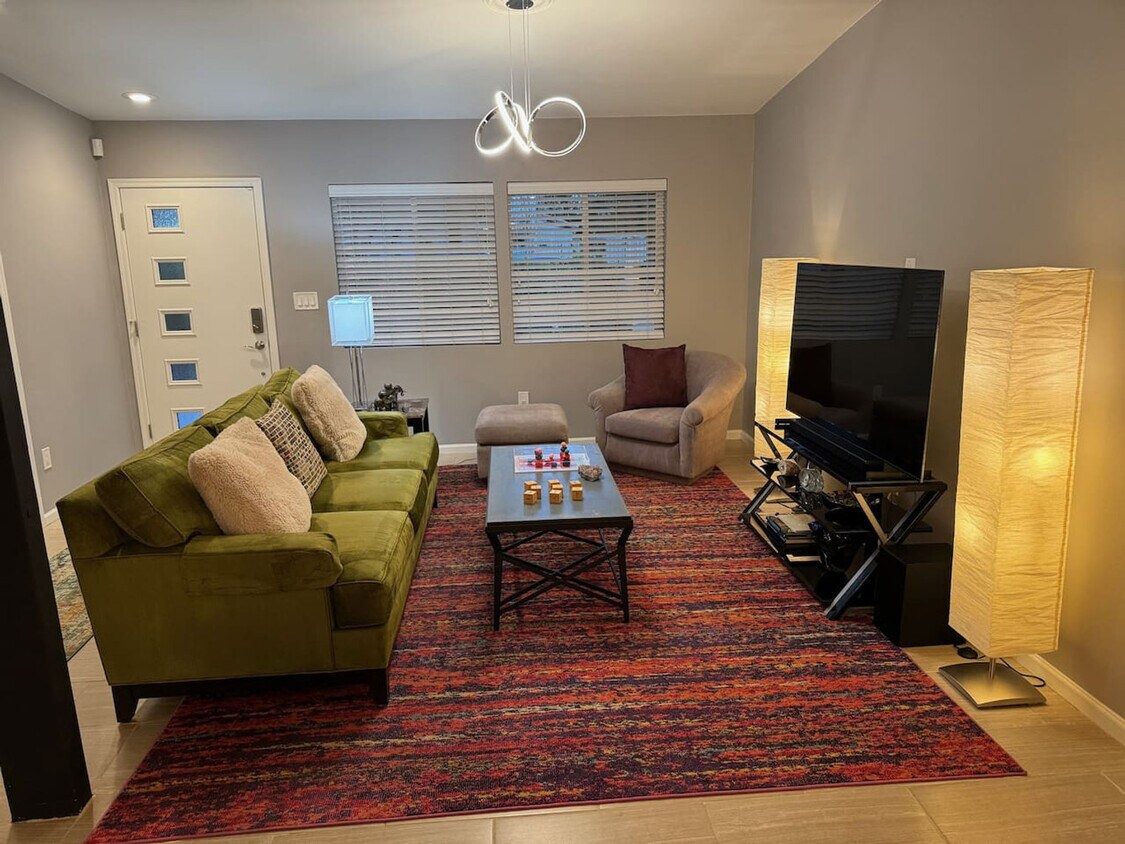 Foto principal - 1510 E Whitton Ave