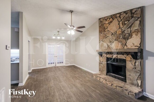 Building Photo - 1163 Mainstreet Valley Dr