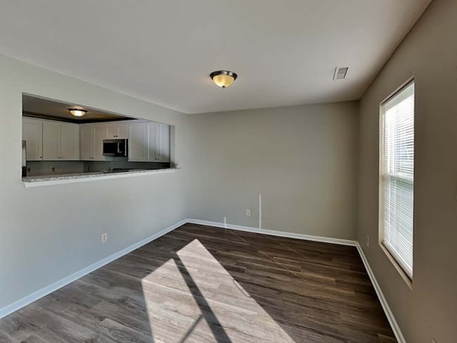 Building Photo - 934 Littleton Dr