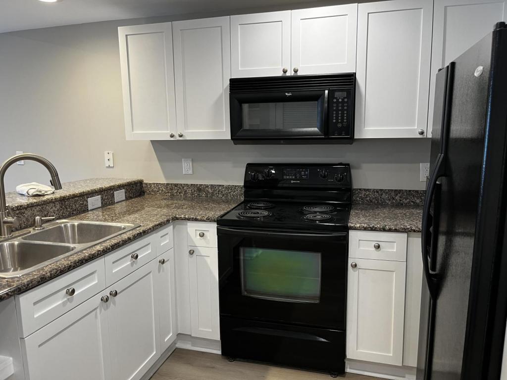 Primary Photo - 777 7th St NW, Unit 830