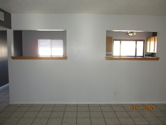 Building Photo - 1706 Utah St NE
