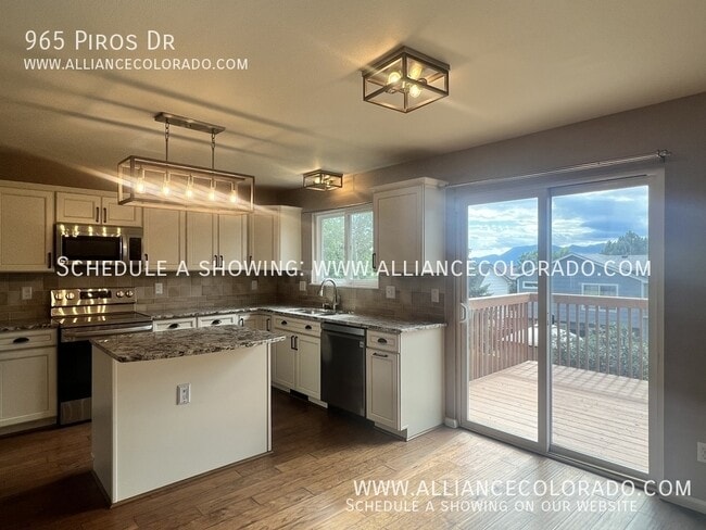 Building Photo - 965 Piros Dr