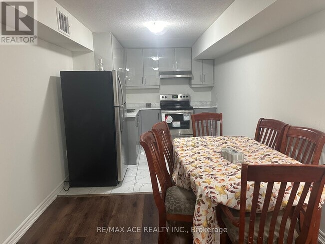 Building Photo - 50 Golden Springs Dr