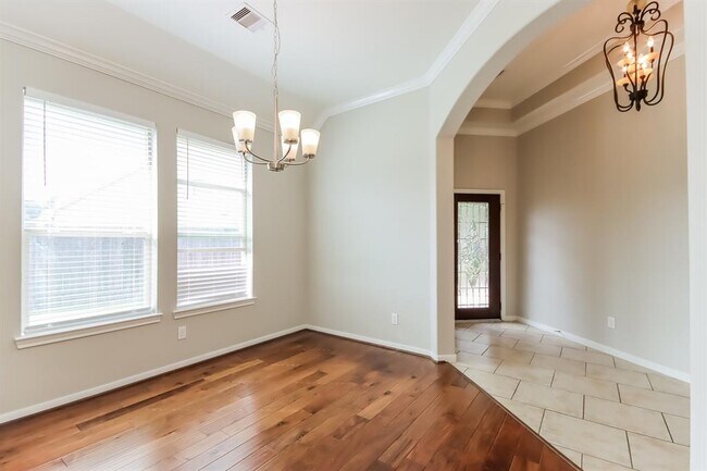 Foto del edificio - 24411 Ervin Hill Dr