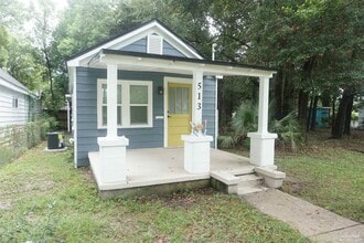 Building Photo - 513 W De Soto St