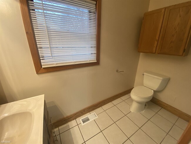 Building Photo - 3 br, 1.5 bath House - 3148 Robinson Rd