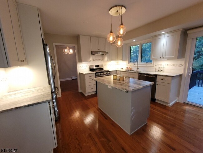 Building Photo - 66 Knob Hill Rd