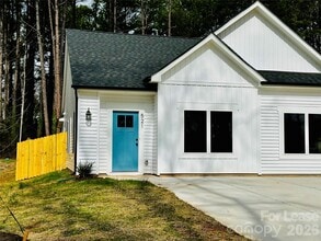 Building Photo - 521 N Linwood Ave