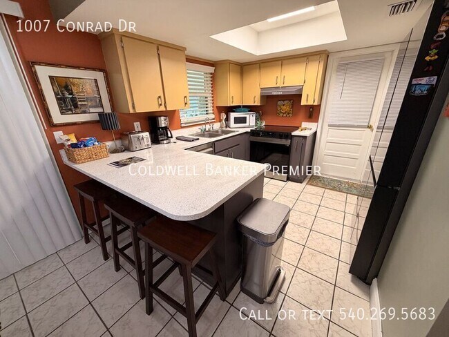 Building Photo - 1007 Conrad Dr